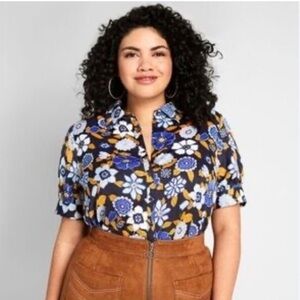 ModCloth Blue Floral Button Down Short Sleeve Button Down Top Small